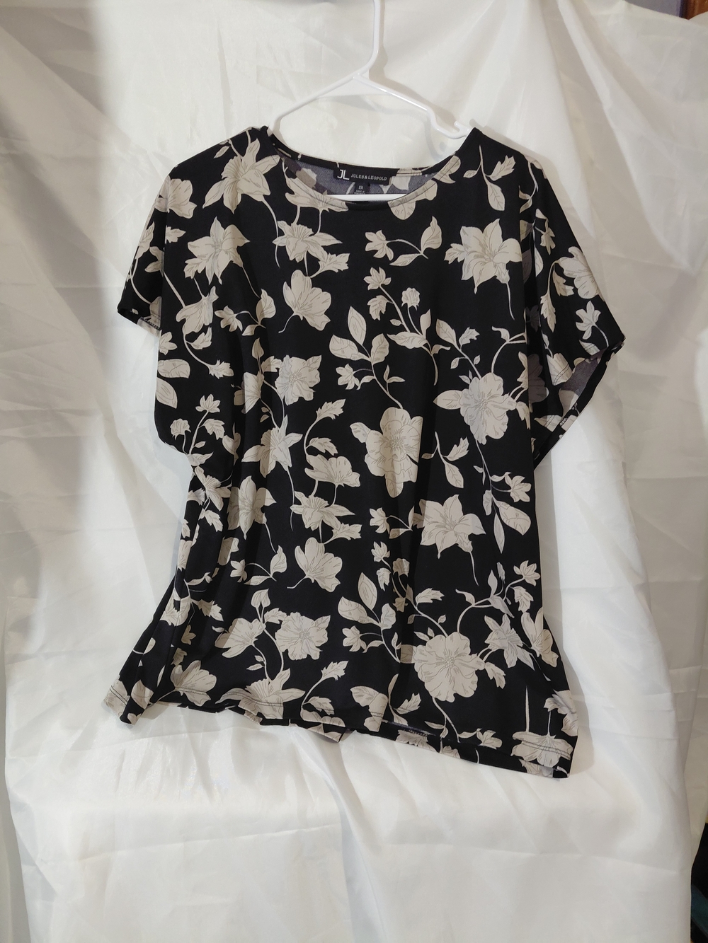 Jules & Leopold Black Top with Cream Floral Print